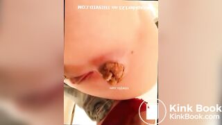 SCAT - Sexy girls Pooping 32