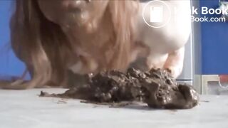 SCAT - Sexy girls Pooping 22