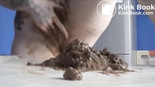 SCAT - Sexy girls Pooping 22