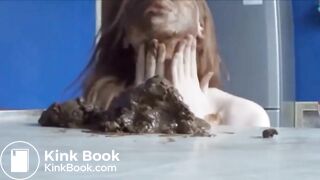 SCAT - Sexy girls Pooping 22