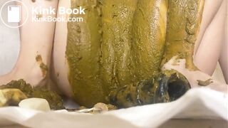 SCAT - Sexy girls Pooping 26