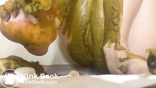 SCAT - Sexy girls Pooping 26