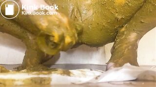 SCAT - Sexy girls Pooping 26