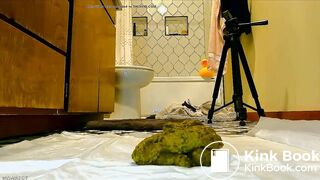 SCAT - Sexy girls Pooping 24