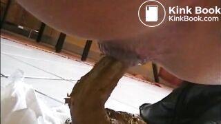 SCAT - Sexy girls Pooping 28