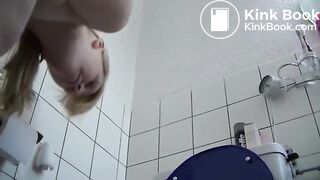 SCAT - Sexy girls Pooping 32