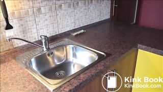 Hot girl shitting in sink