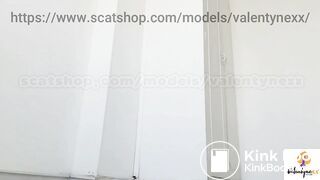 SCAT - Sexy girls Pooping 27