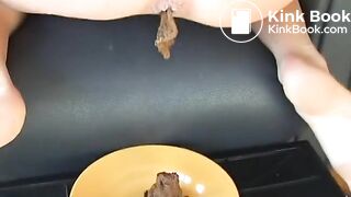 SCAT - Sexy girls Pooping 29