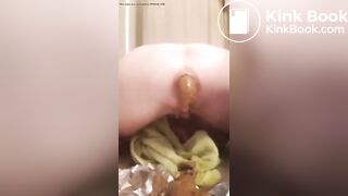 SCAT - Sexy girls Pooping 36