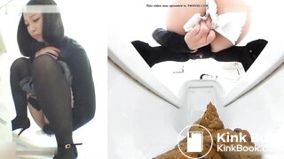 SCAT - Sexy girls Pooping 27