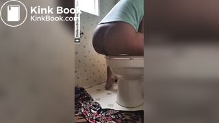 SCAT - Sexy girls Pooping 27