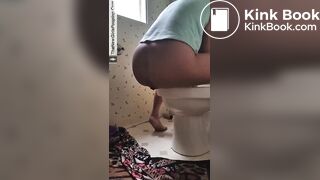 SCAT - Sexy girls Pooping 27