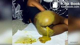 SCAT - Sexy girls Pooping 29