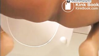 SCAT - Sexy girls Pooping 30