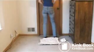 SCAT - Sexy girls Pooping 36