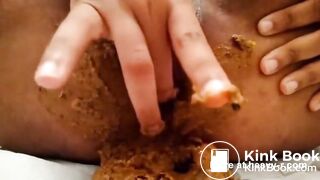 SCAT - Sexy girls Pooping 30