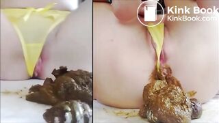 SCAT - Sexy girls Pooping 28