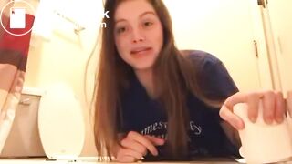 SCAT - Sexy girls Pooping 32