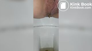 SCAT - Sexy girls Pooping 34