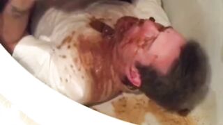 SCAT - Sexy girls Pooping 38