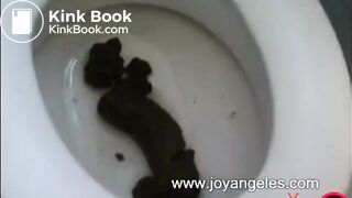 SCAT - Sexy girls Pooping 32
