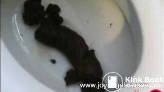SCAT - Sexy girls Pooping 32