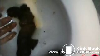 SCAT - Sexy girls Pooping 32