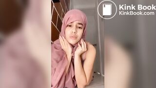 SCAT - Sexy girls Pooping 32