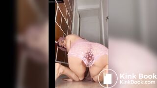 SCAT - Sexy girls Pooping 32