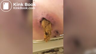 SCAT - Sexy girls Pooping 32