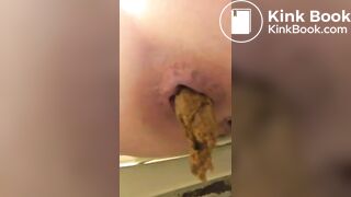 SCAT - Sexy girls Pooping 32