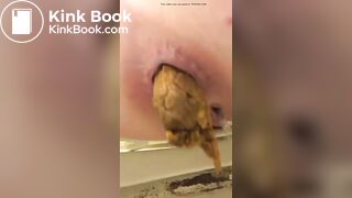 SCAT - Sexy girls Pooping 32