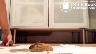 SCAT - Sexy girls Pooping 38