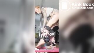 SCAT - Sexy girls Pooping 42