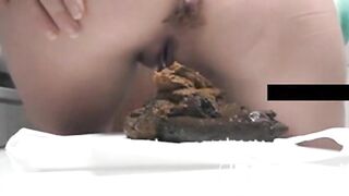 SCAT - Sexy girls Pooping 34