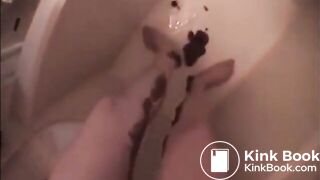 SCAT - Sexy girls Pooping 38