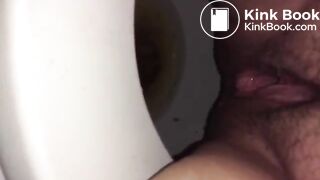 SCAT - Sexy girls Pooping 32