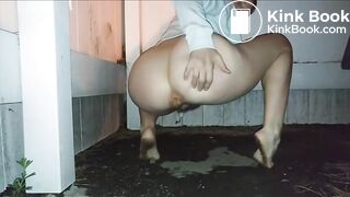 SCAT - Sexy girls Pooping 32