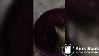 SCAT - Sexy girls Pooping 32