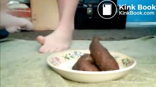 SCAT - Sexy girls Pooping 42