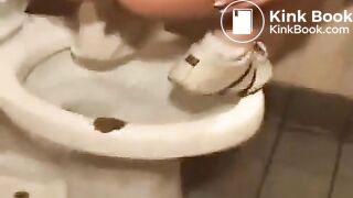 SCAT - Sexy girls Pooping 33