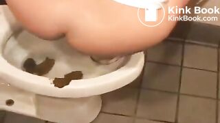 SCAT - Sexy girls Pooping 33