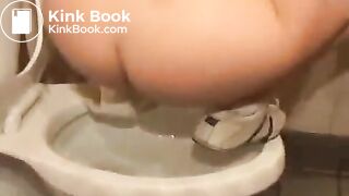 SCAT - Sexy girls Pooping 33