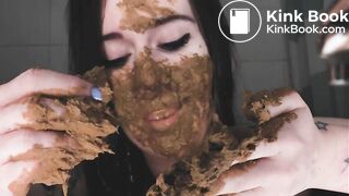 SCAT - Sexy girls Pooping 34
