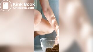 SCAT - Sexy girls Pooping 34