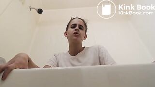SCAT - Sexy girls Pooping 42