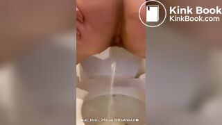 SCAT - Sexy girls Pooping 42