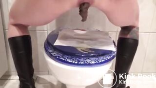 SCAT - Sexy girls Pooping 35