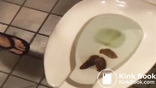 SCAT - Sexy girls Pooping 34